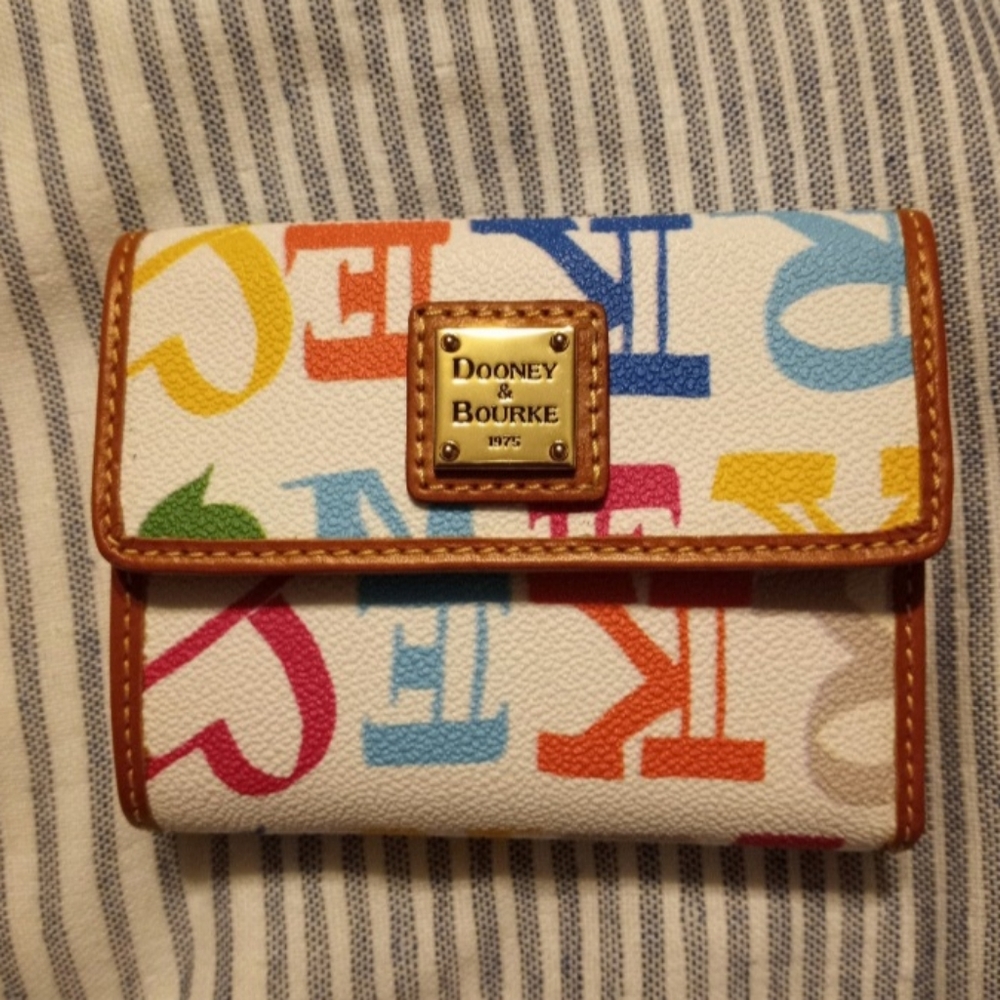 Dooney & Bourke wallet NWT